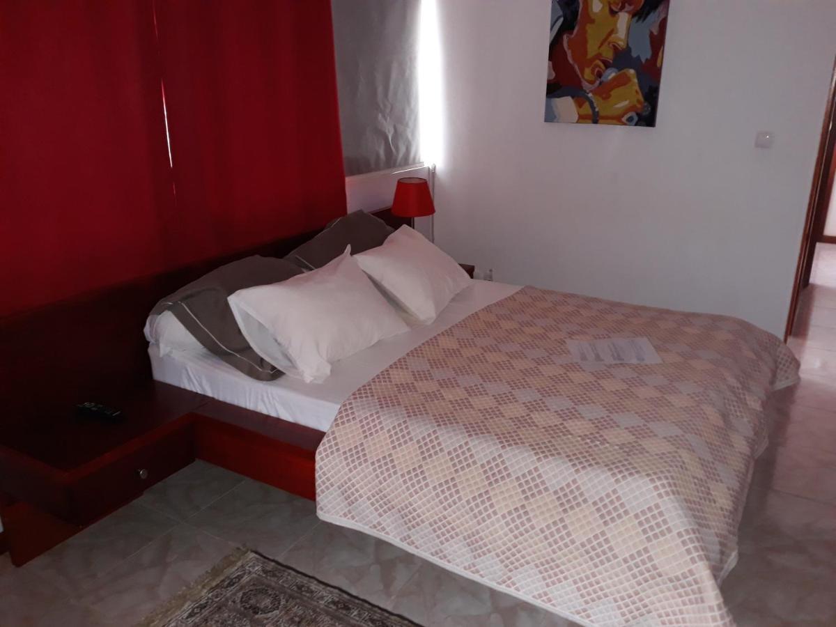 Bed and Breakfast Yria Residencial Porto Novo Esterno foto