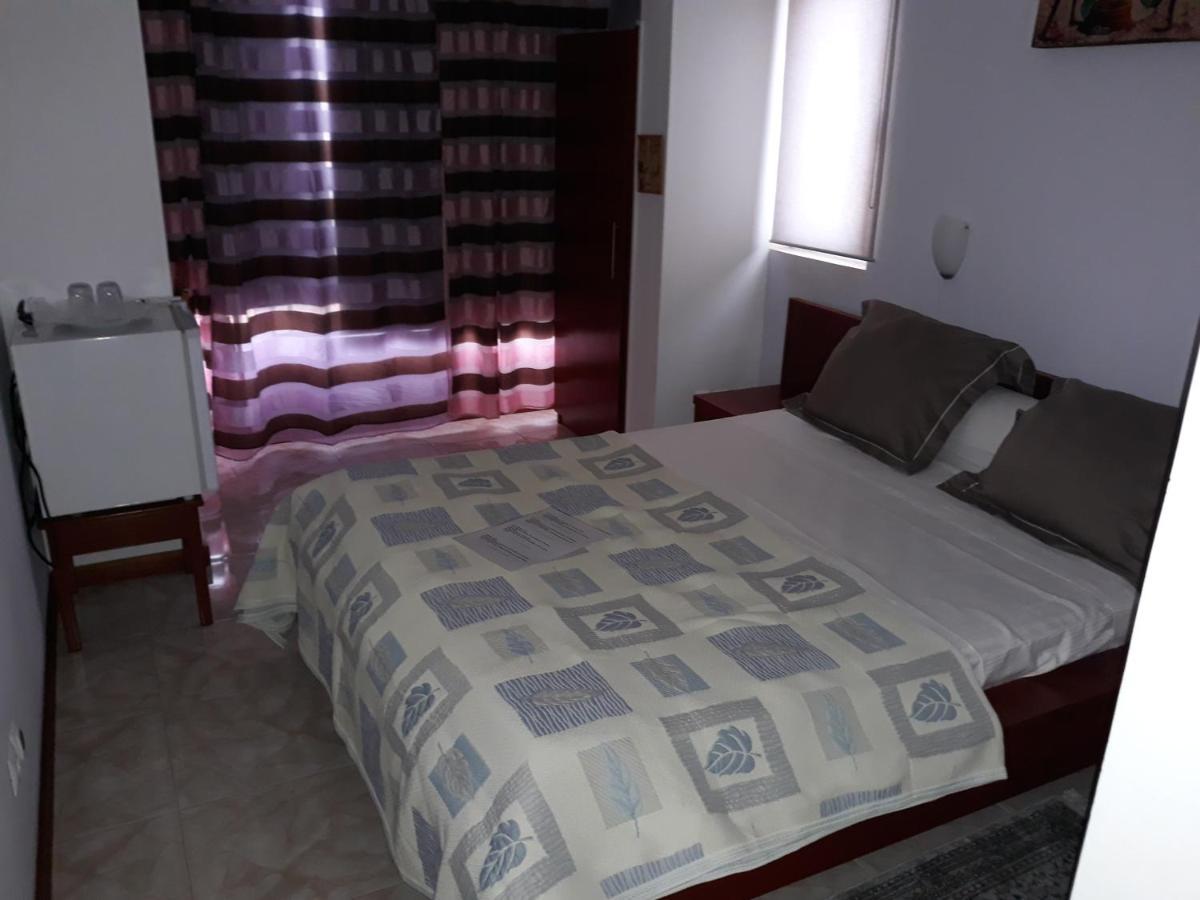 Bed and Breakfast Yria Residencial Porto Novo Esterno foto