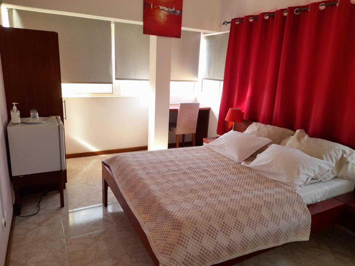 Bed and Breakfast Yria Residencial Porto Novo Esterno foto
