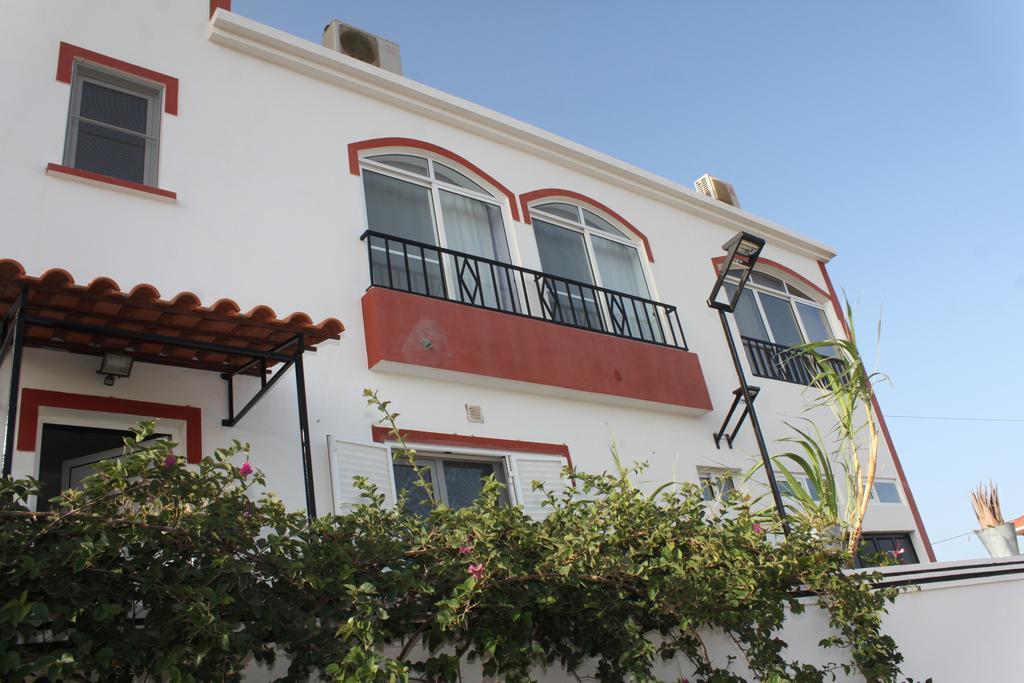 Bed and Breakfast Yria Residencial Porto Novo Esterno foto