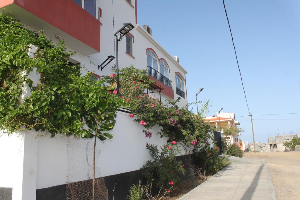 Bed and Breakfast Yria Residencial Porto Novo Esterno foto