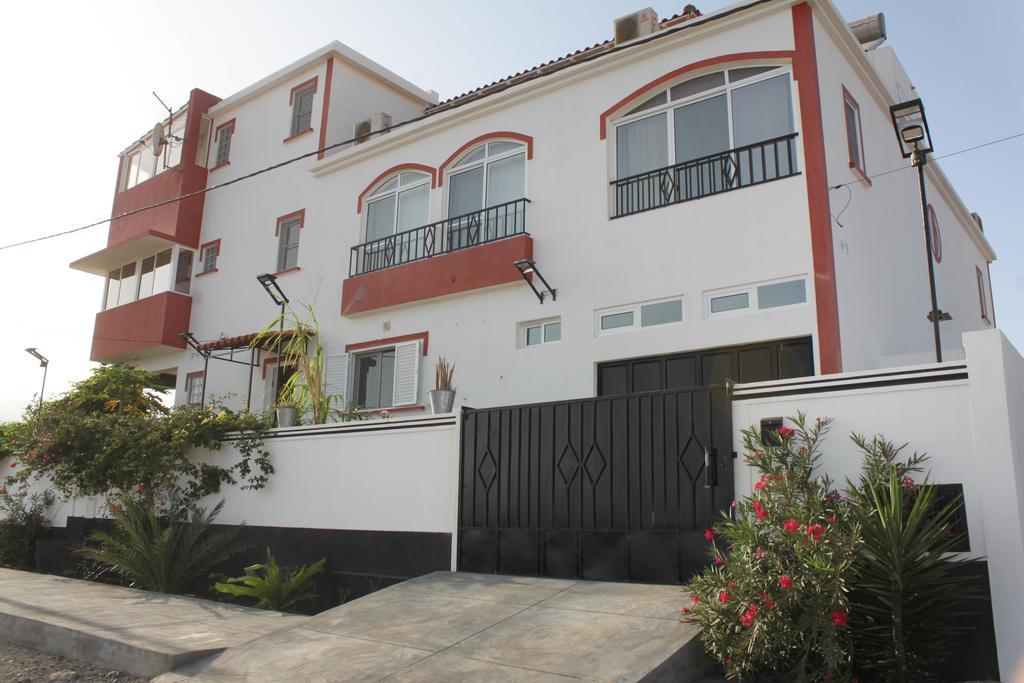 Bed and Breakfast Yria Residencial Porto Novo Esterno foto